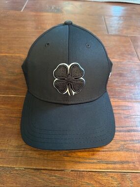 Black Four-Leaf Clover Embroidered Baseball Cap